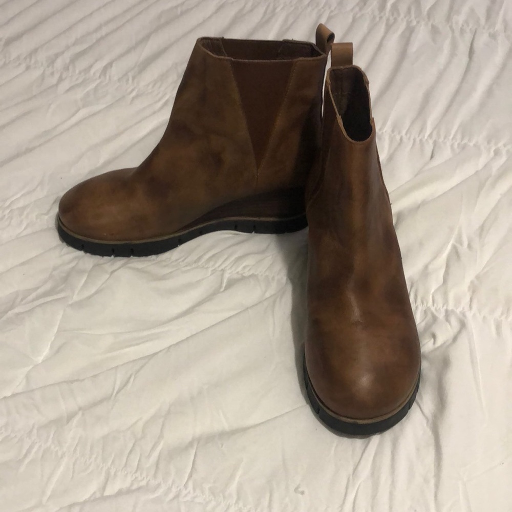 Brown, Dinatrue, wedged booties! Size 10